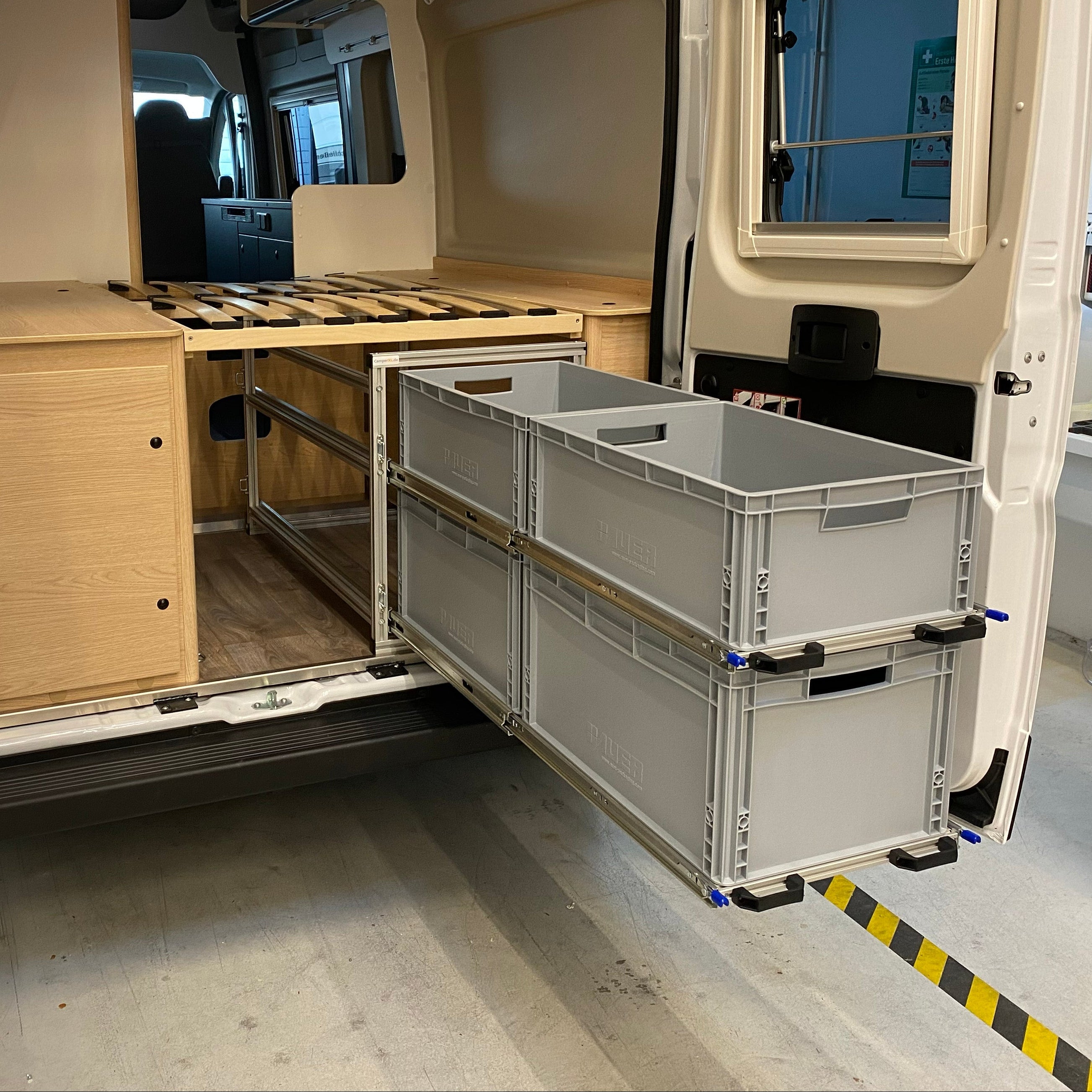 Heckauszug mit 2 Vollauszug Etagen für den Carado CV 600 - Euroboxoptimiert, stabile Konstruktion, konzipiert für den täglichen Gebrauch