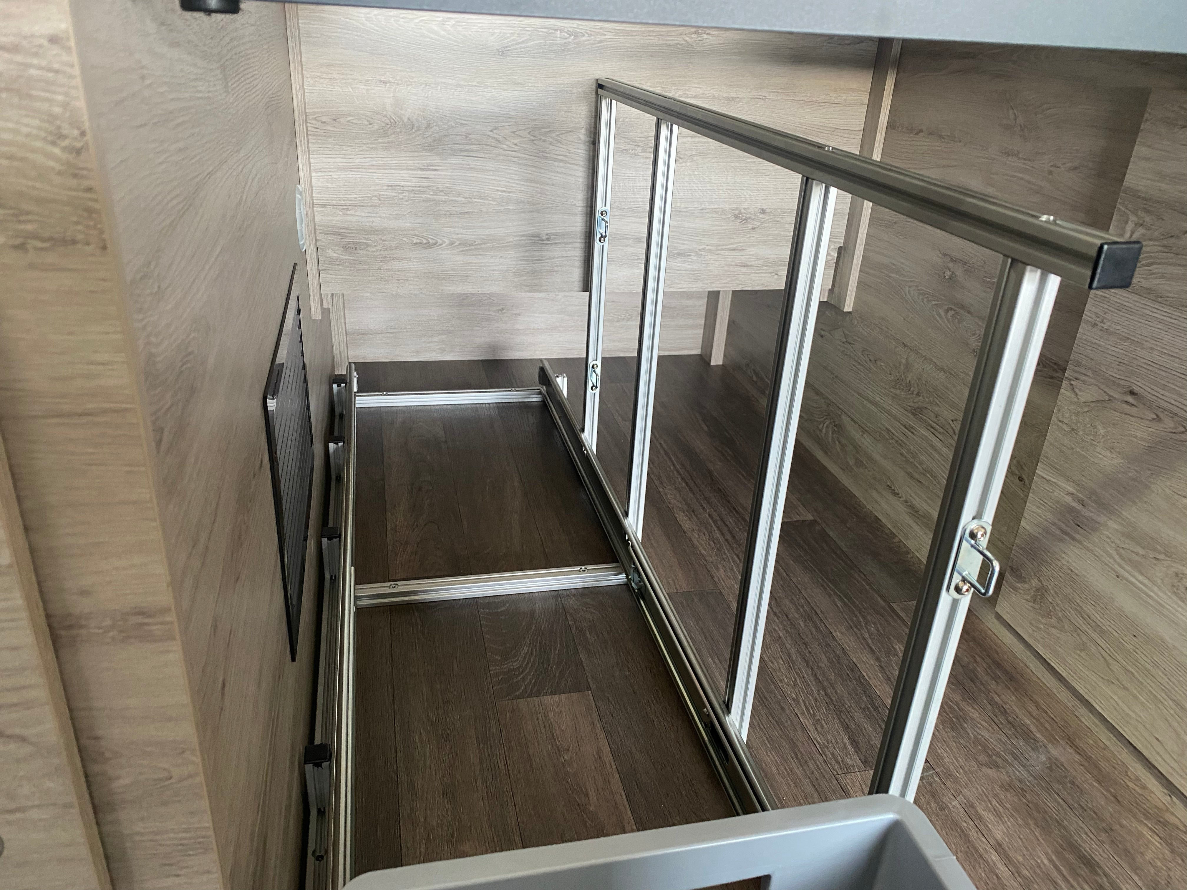 Tylny wysuw Camper Kastenwagen Standard 1200mm x 800mm